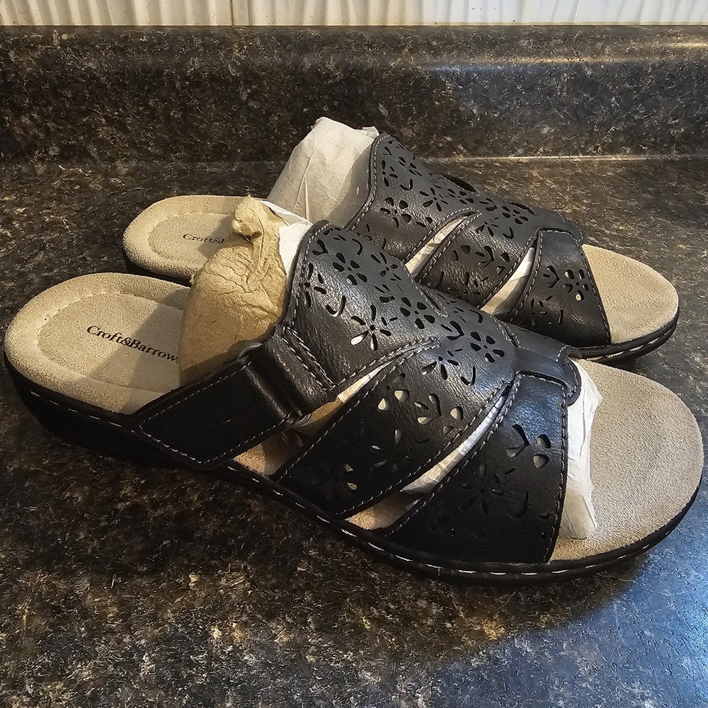 Croft & Barrow Paula Cushioned Cut Out Slide Sandal size 7 Black Tan Wedge